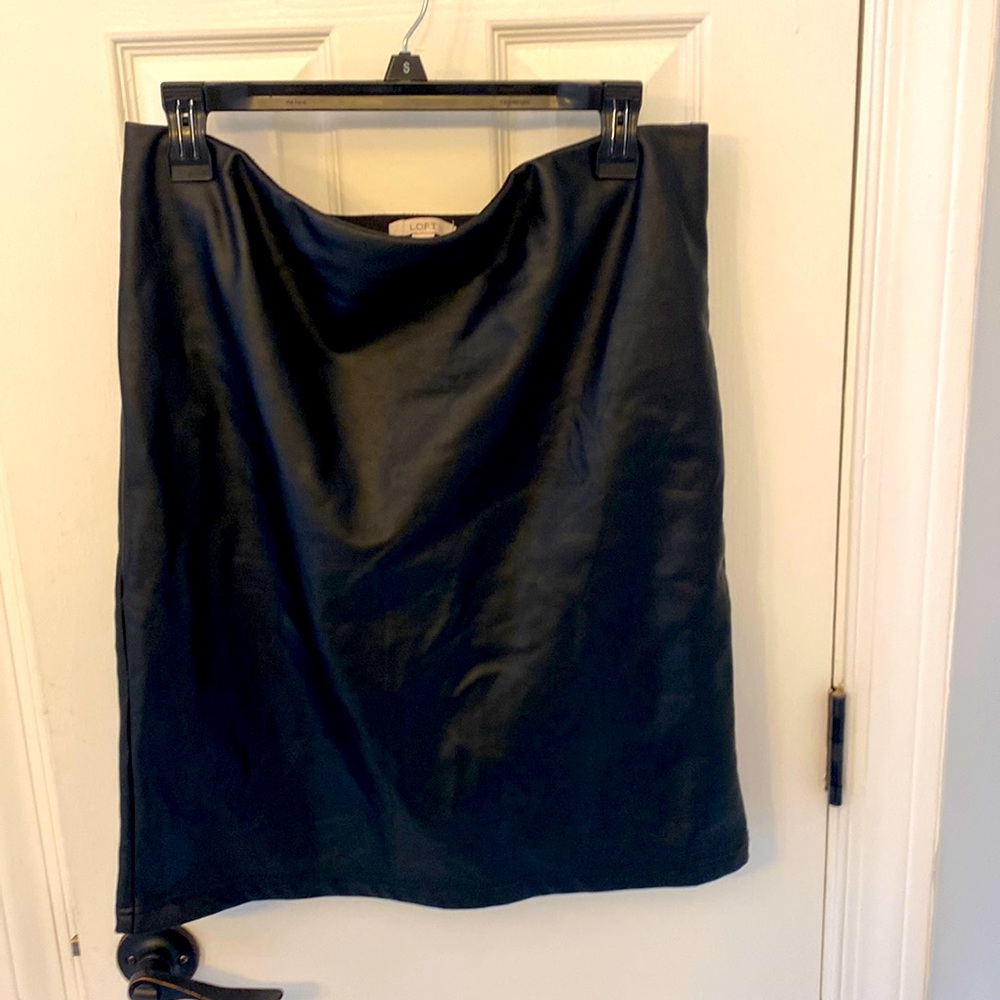 Loft Faux Pull On Leather Skirt sz L